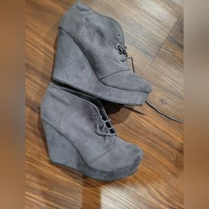 Suede Boots - Gray - Platform Heel